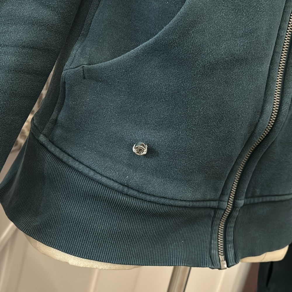 Lululemon green scuba - Picture 3 of 14